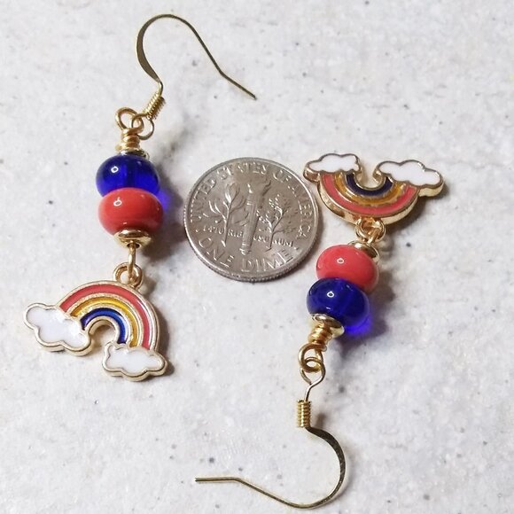 Super Cute Rainbow Dangle Earrings! Perfect Positive & Upbeat Vibes - Picture 3 of 3